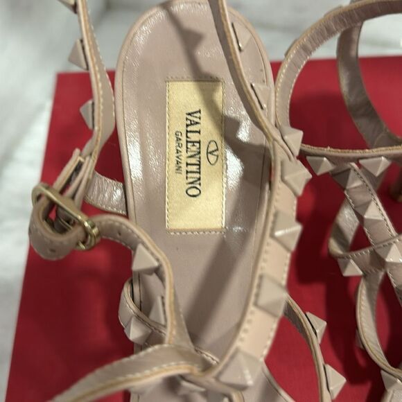 Valentino Garavani Poudre tan nude blush Rockstud T-Strap Sandal tonal heels 38 - Picture 9 of 15
